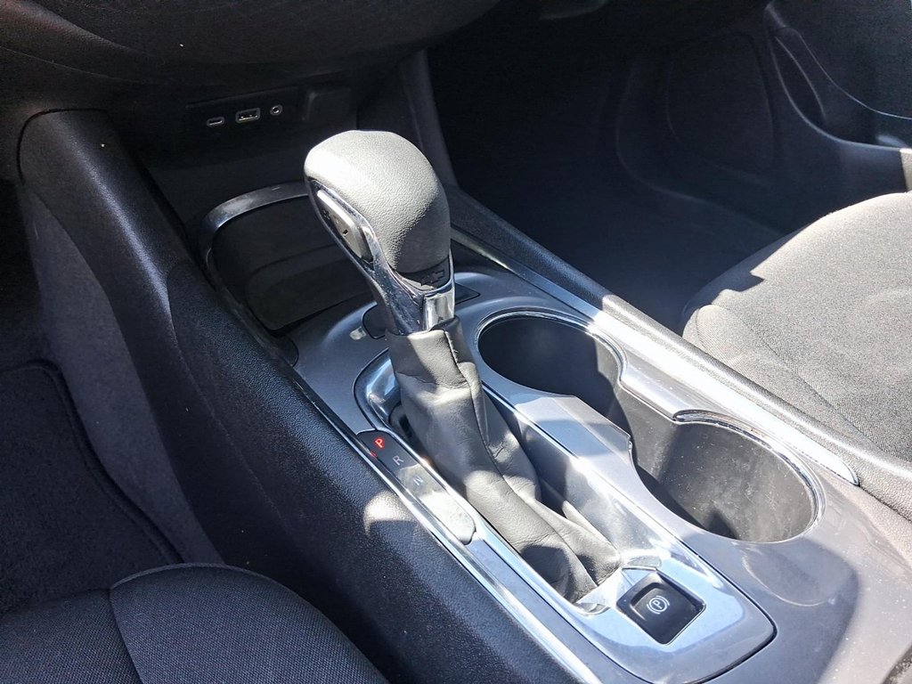 2023 Chevrolet Malibu LT in Stratford, Ontario - 16 - w1024h768px