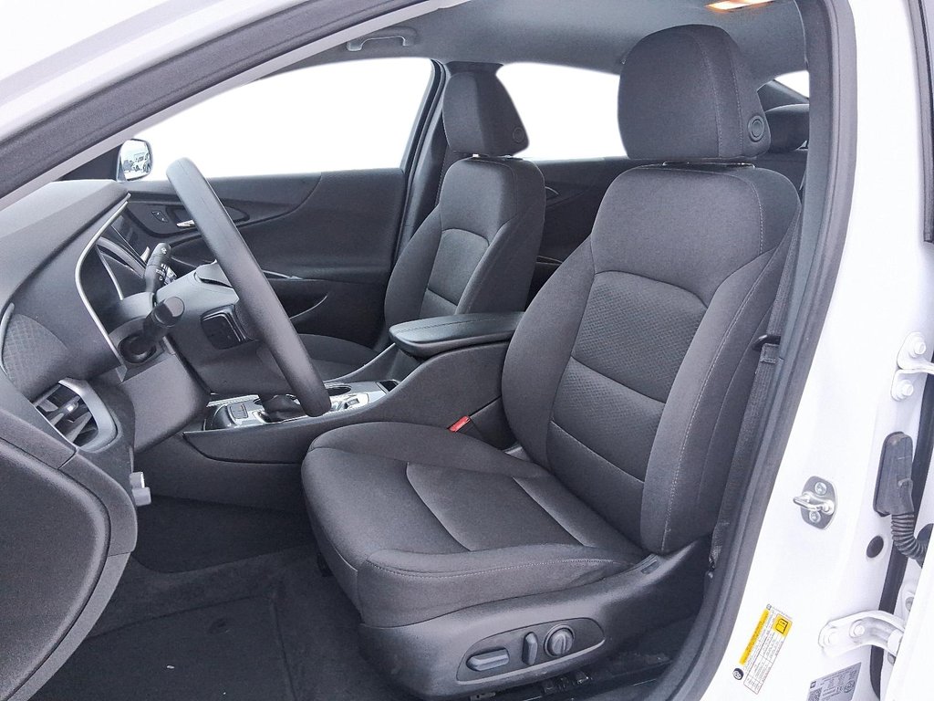 2024 Chevrolet Malibu 1LT in Stratford, Ontario - 8 - w1024h768px