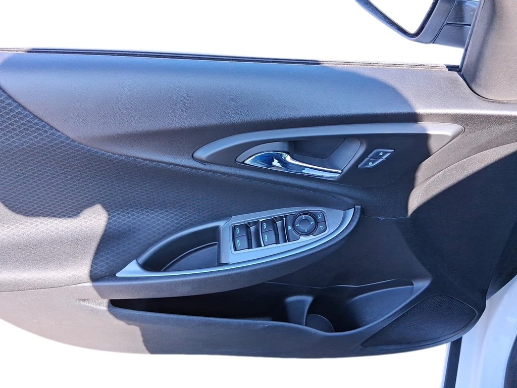 2024 Chevrolet Malibu 1LT in Stratford, Ontario - 11 - w1024h768px