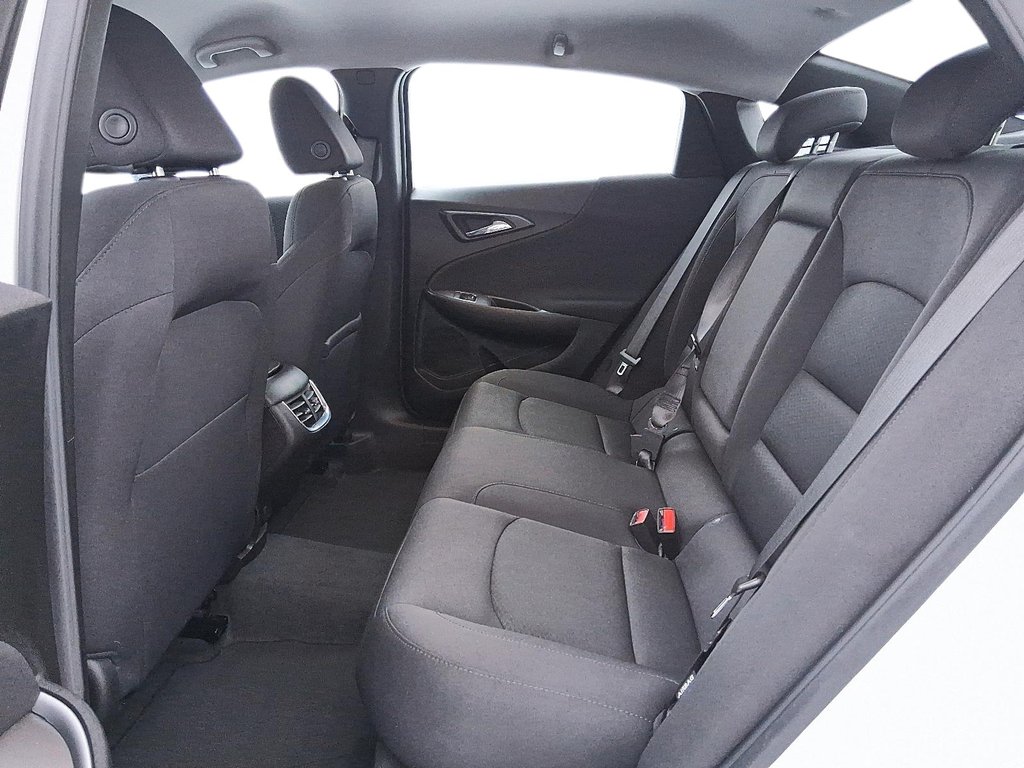 2024 Chevrolet Malibu 1LT in Stratford, Ontario - 9 - w1024h768px