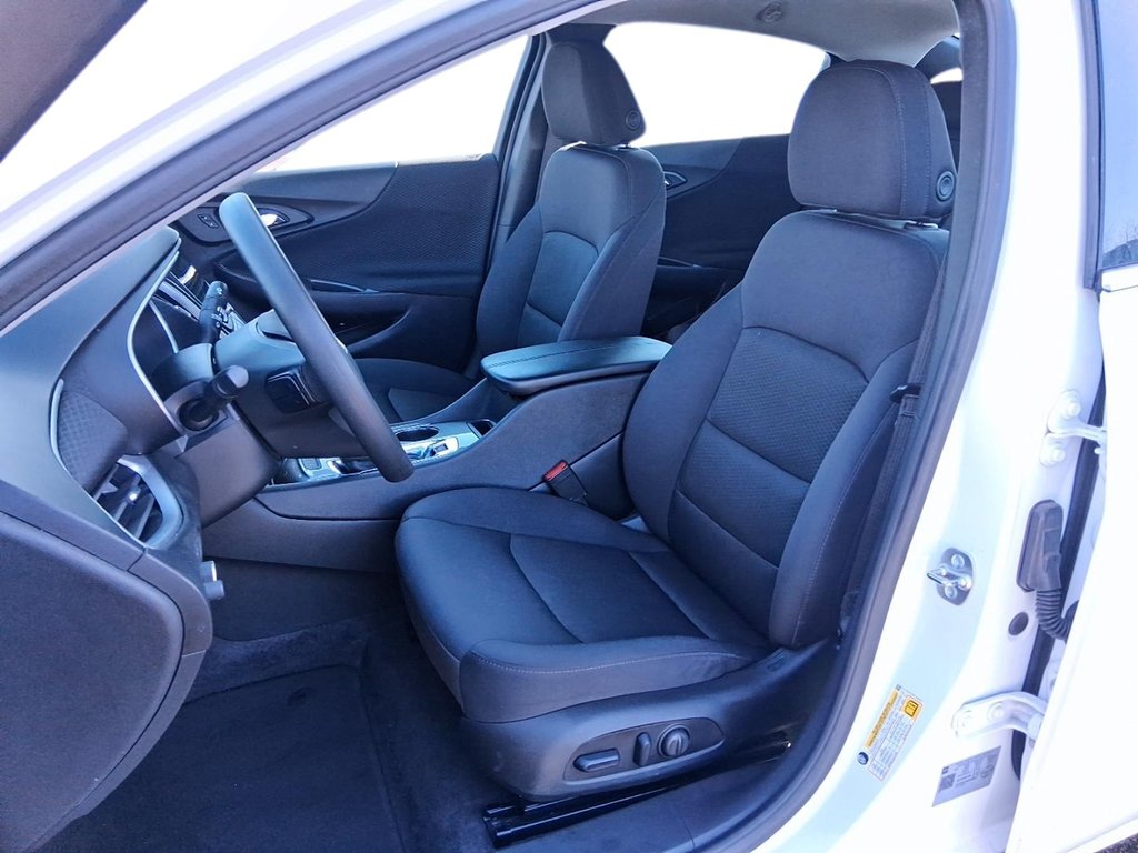 2024 Chevrolet Malibu 1LT in Stratford, Ontario - 8 - w1024h768px