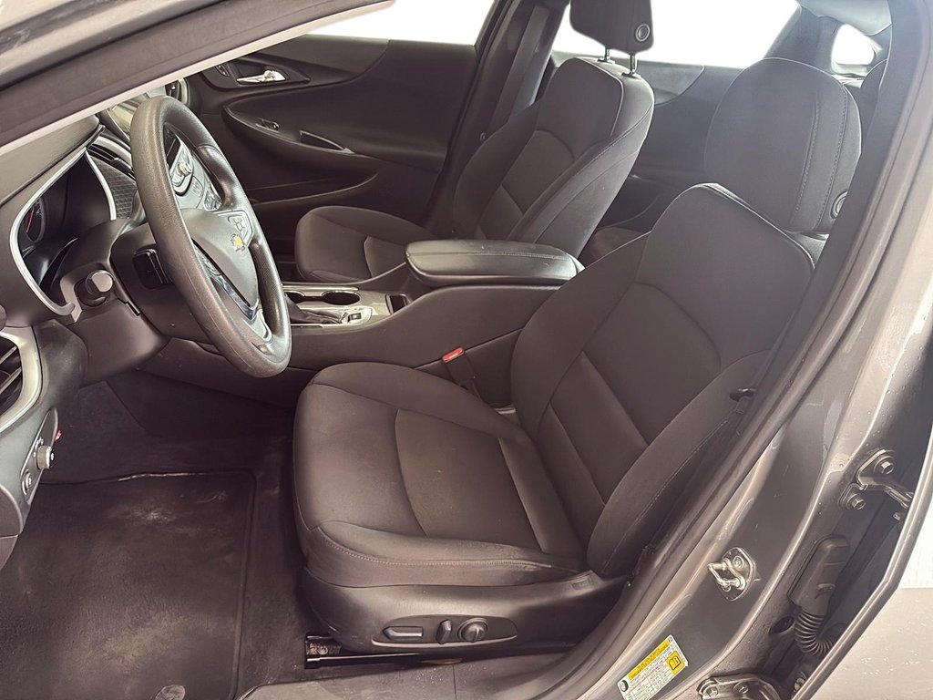2024 Chevrolet Malibu 1LT in Stratford, Ontario - 8 - w1024h768px