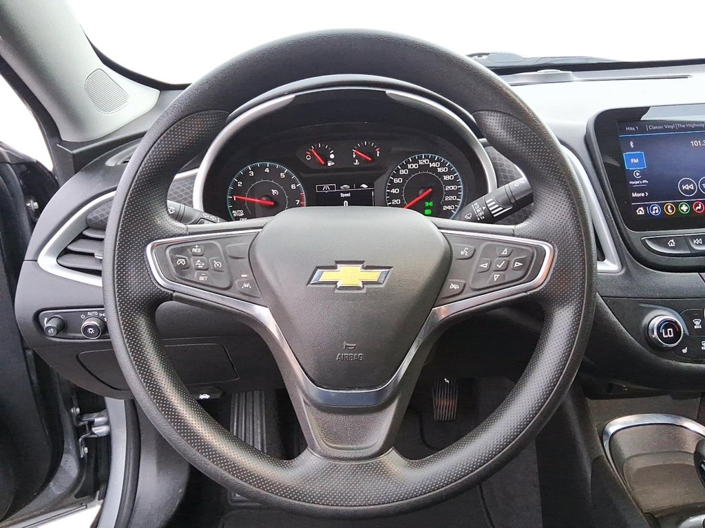 2024 Chevrolet Malibu 1LT in Stratford, Ontario - 12 - w1024h768px