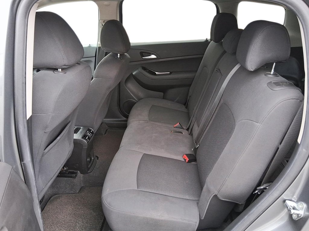 2012 Chevrolet Orlando LT in Stratford, Ontario - 10 - w1024h768px