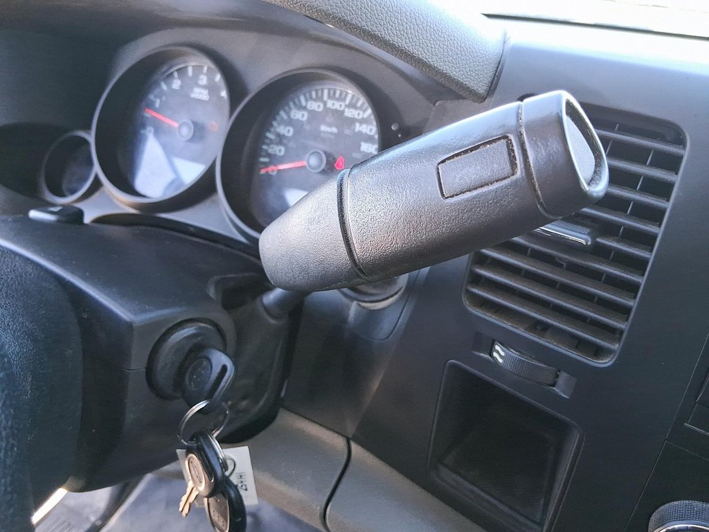 2012 Chevrolet Silverado 1500 WT Ext Cab Std Box 2WD 1SA in Stratford, Ontario - 16 - w1024h768px