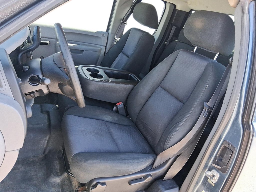 2012 Chevrolet Silverado 1500 WT Ext Cab Std Box 2WD 1SA in Stratford, Ontario - 7 - w1024h768px