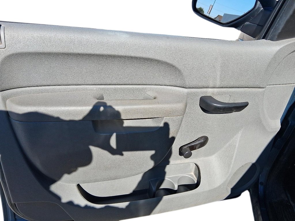 2012 Chevrolet Silverado 1500 WT Ext Cab Std Box 2WD 1SA in Stratford, Ontario - 11 - w1024h768px