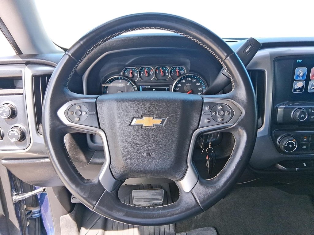 2016 Chevrolet Silverado 1500 Crew 4x4 LT / Standard Box in Stratford, Ontario - 12 - w1024h768px
