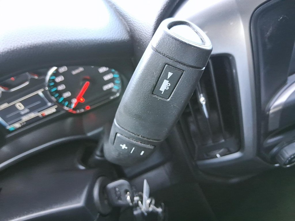 2016 Chevrolet Silverado 1500 Crew 4x4 LT / Standard Box in Stratford, Ontario - 16 - w1024h768px