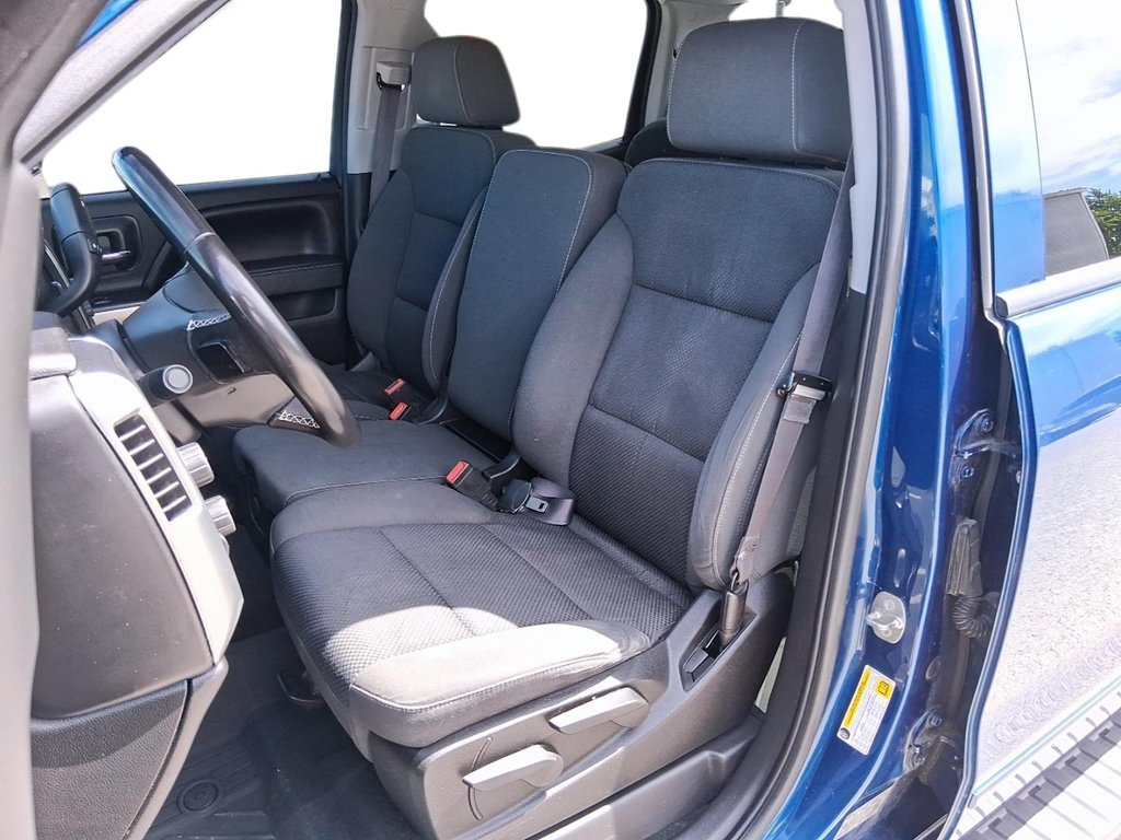 2016 Chevrolet Silverado 1500 Crew 4x4 LT / Standard Box in Stratford, Ontario - 7 - w1024h768px