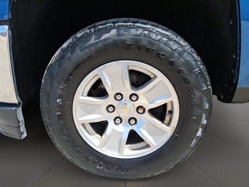 2016 Chevrolet Silverado 1500 Crew 4x4 LT / Standard Box in Stratford, Ontario - 6 - w1024h768px