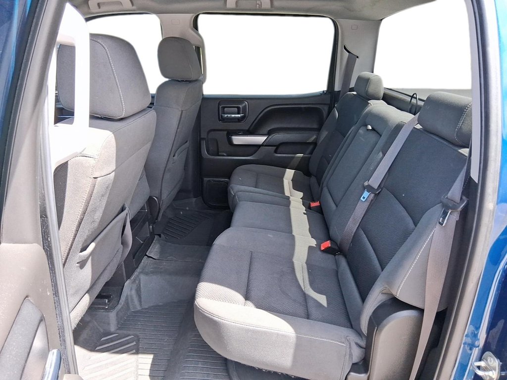 2016 Chevrolet Silverado 1500 Crew 4x4 LT / Standard Box in Stratford, Ontario - 9 - w1024h768px