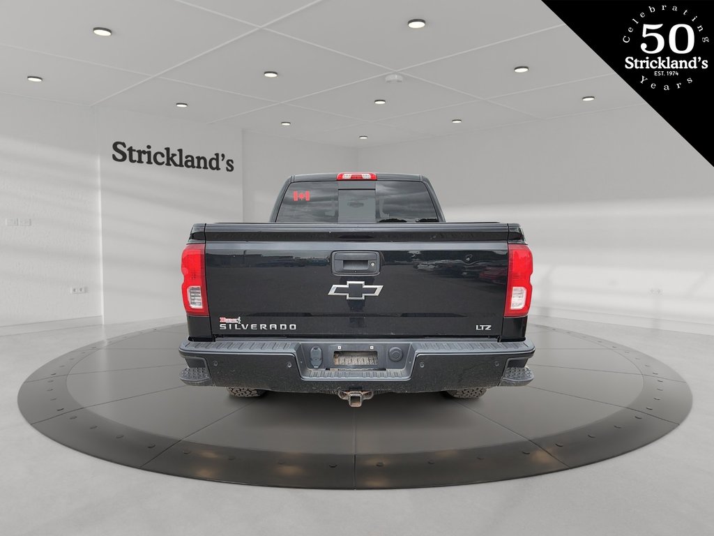 2017  Silverado 1500 Crew 4x4 LTZ / Short Box in Stratford, Ontario - 3 - w1024h768px