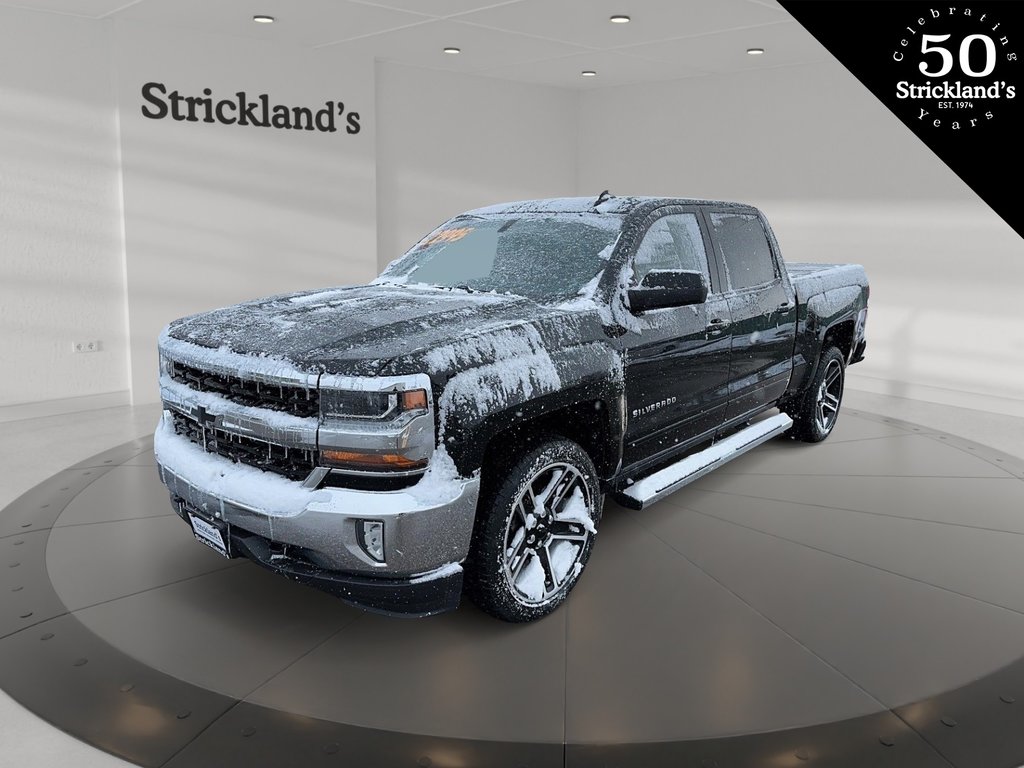 2017  Silverado 1500 Crew 4x4 LT / Short Box in Stratford, Ontario - 1 - w1024h768px