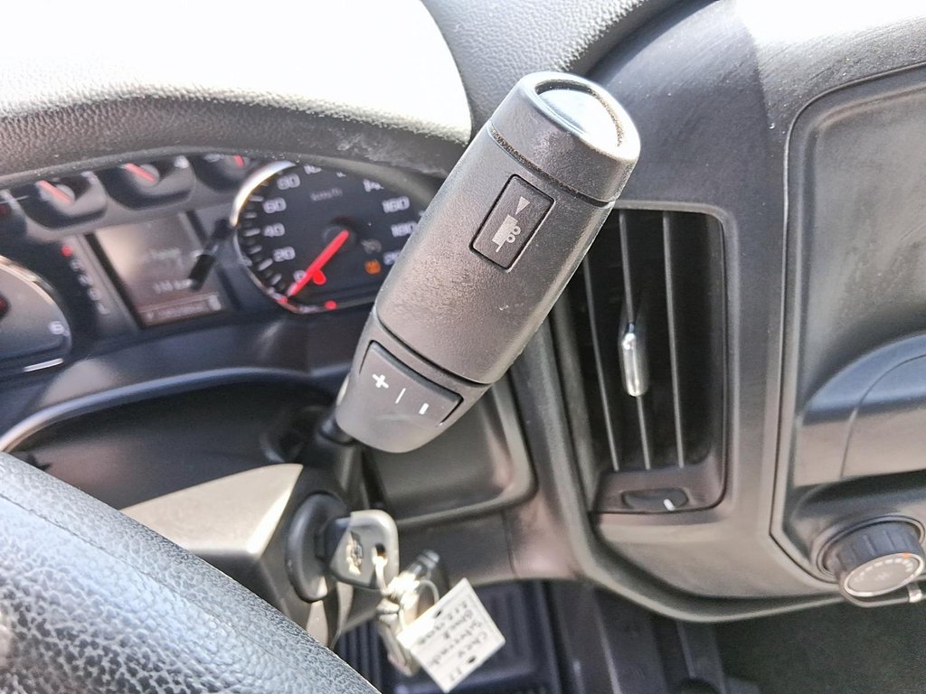 2017 Chevrolet Silverado 1500 Double 4x4 WT / Standard Box in Stratford, Ontario - 16 - w1024h768px