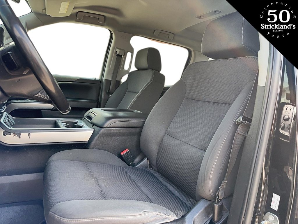 2018  Silverado 1500 Crew Cab 4x4 LT / Short Box in Stratford, Ontario - 7 - w1024h768px