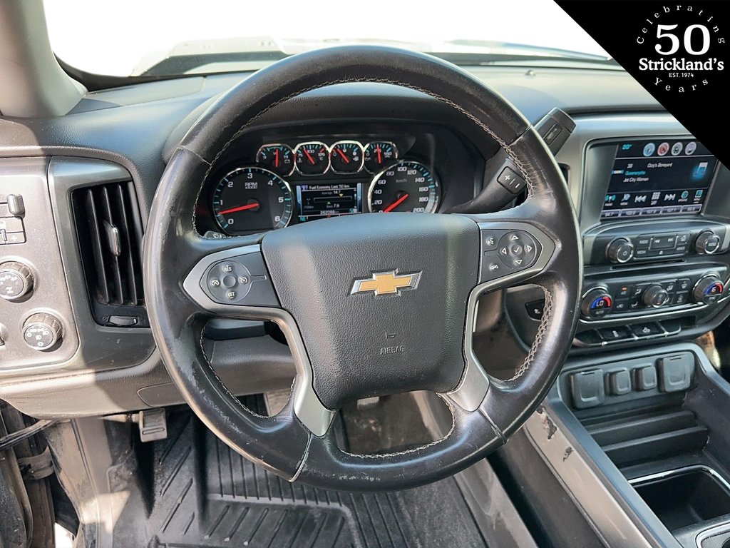 2018  Silverado 1500 Crew Cab 4x4 LT / Short Box in Stratford, Ontario - 10 - w1024h768px