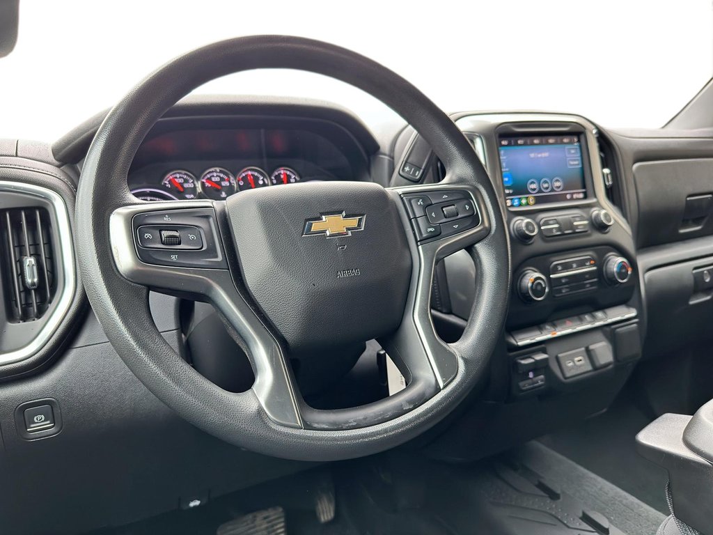 2019  Silverado 1500 New Double Cab 4x4 LT / Standard Box in Stratford, Ontario - 8 - w1024h768px