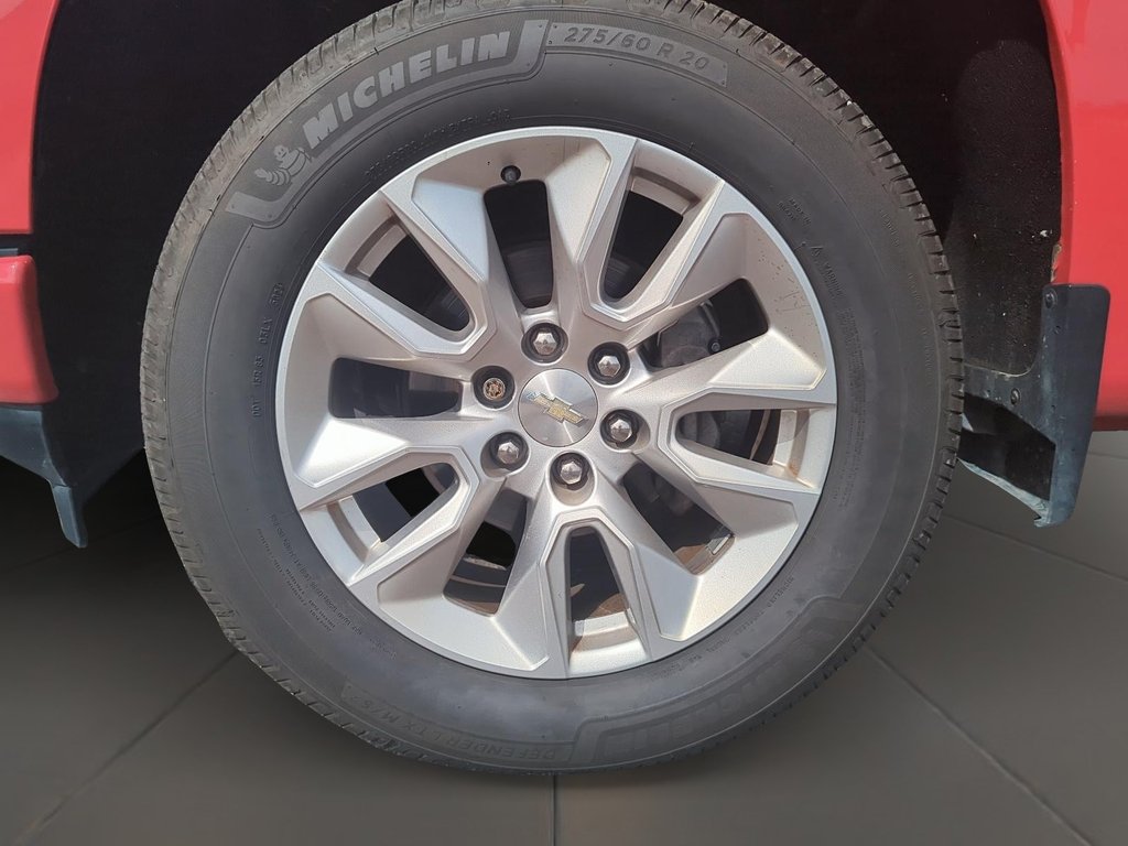2019 Chevrolet Silverado 1500 Double 4x4 Custom / Standard Box (w / Nqg) in Stratford, Ontario - 8 - w1024h768px