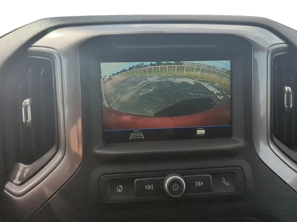2019 Chevrolet Silverado 1500 Double 4x4 Custom / Standard Box (w / Nqg) in Stratford, Ontario - 18 - w1024h768px