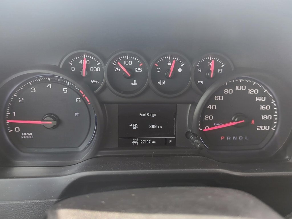 2019 Chevrolet Silverado 1500 Double 4x4 Custom / Standard Box (w / Nqg) in Stratford, Ontario - 13 - w1024h768px