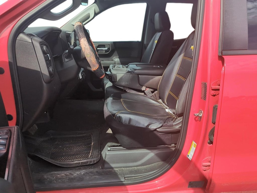 2019 Chevrolet Silverado 1500 Double 4x4 Custom / Standard Box (w / Nqg) in Stratford, Ontario - 10 - w1024h768px