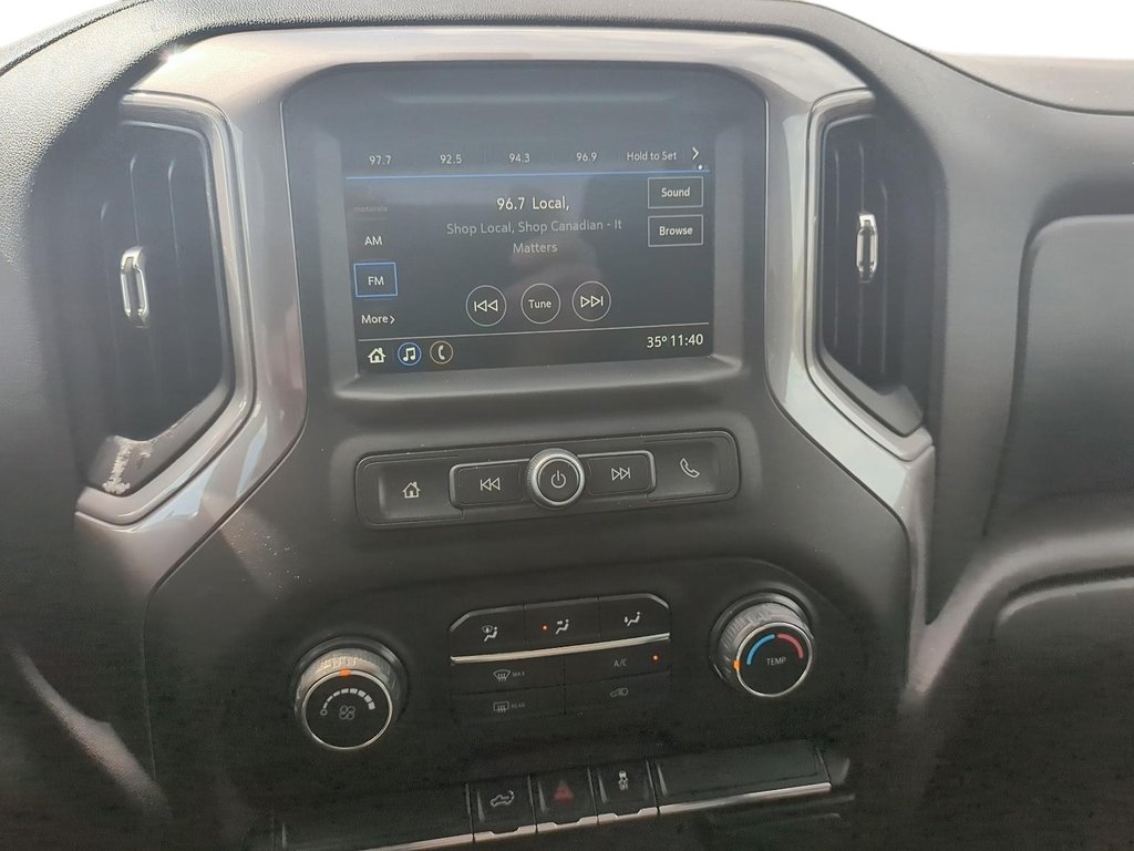 2019 Chevrolet Silverado 1500 Double 4x4 Custom / Standard Box (w / Nqg) in Stratford, Ontario - 14 - w1024h768px