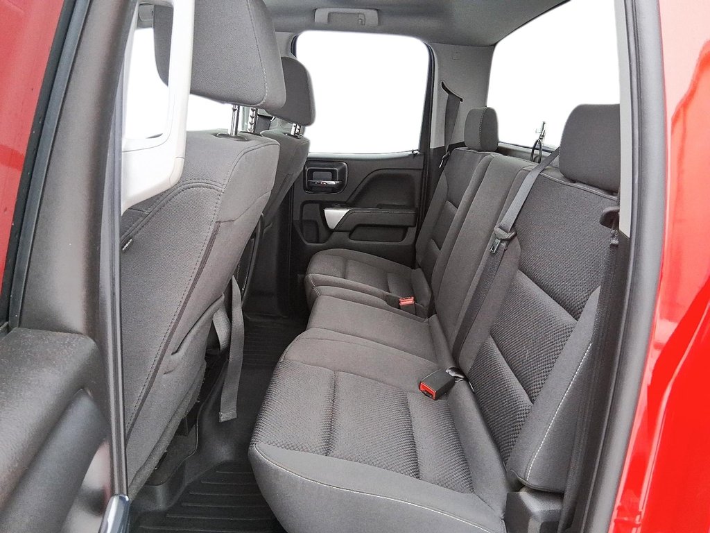 2019 Chevrolet Silverado 1500 Double 4x4 LT / Standard Box in Stratford, Ontario - 9 - w1024h768px