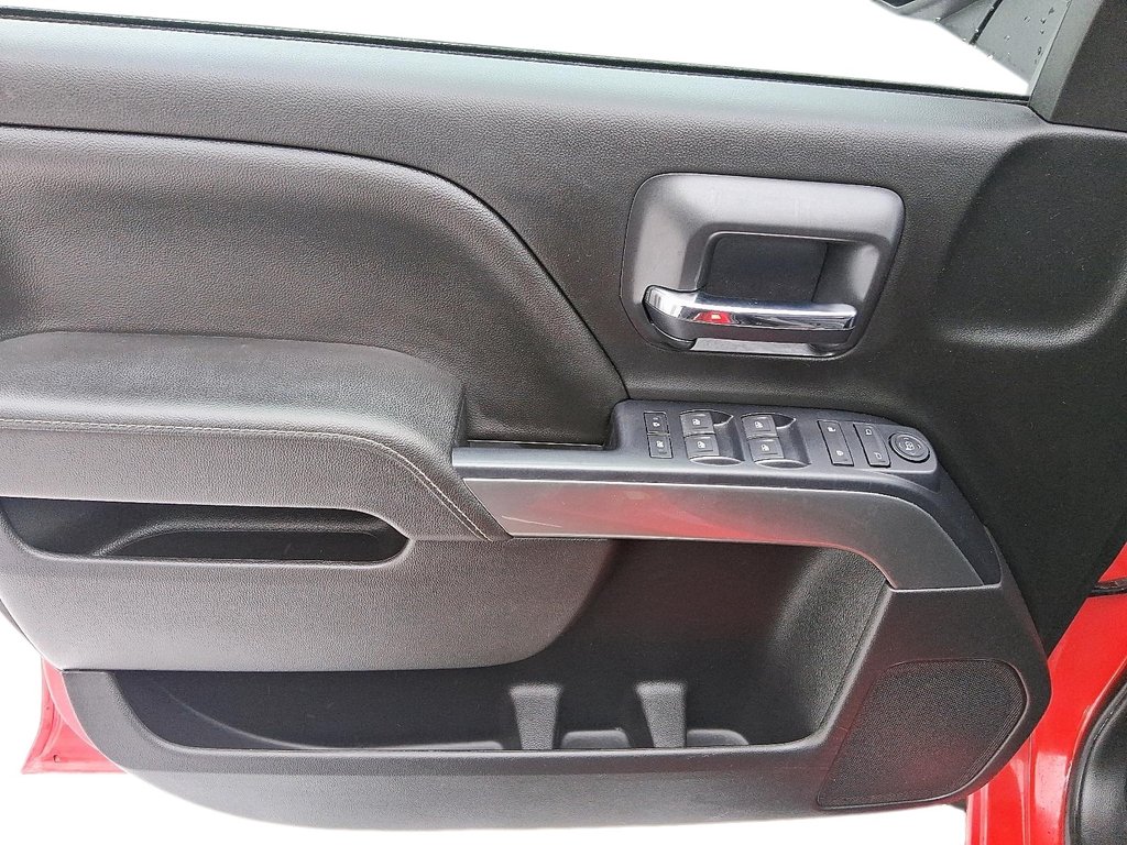 2019 Chevrolet Silverado 1500 Double 4x4 LT / Standard Box in Stratford, Ontario - 11 - w1024h768px