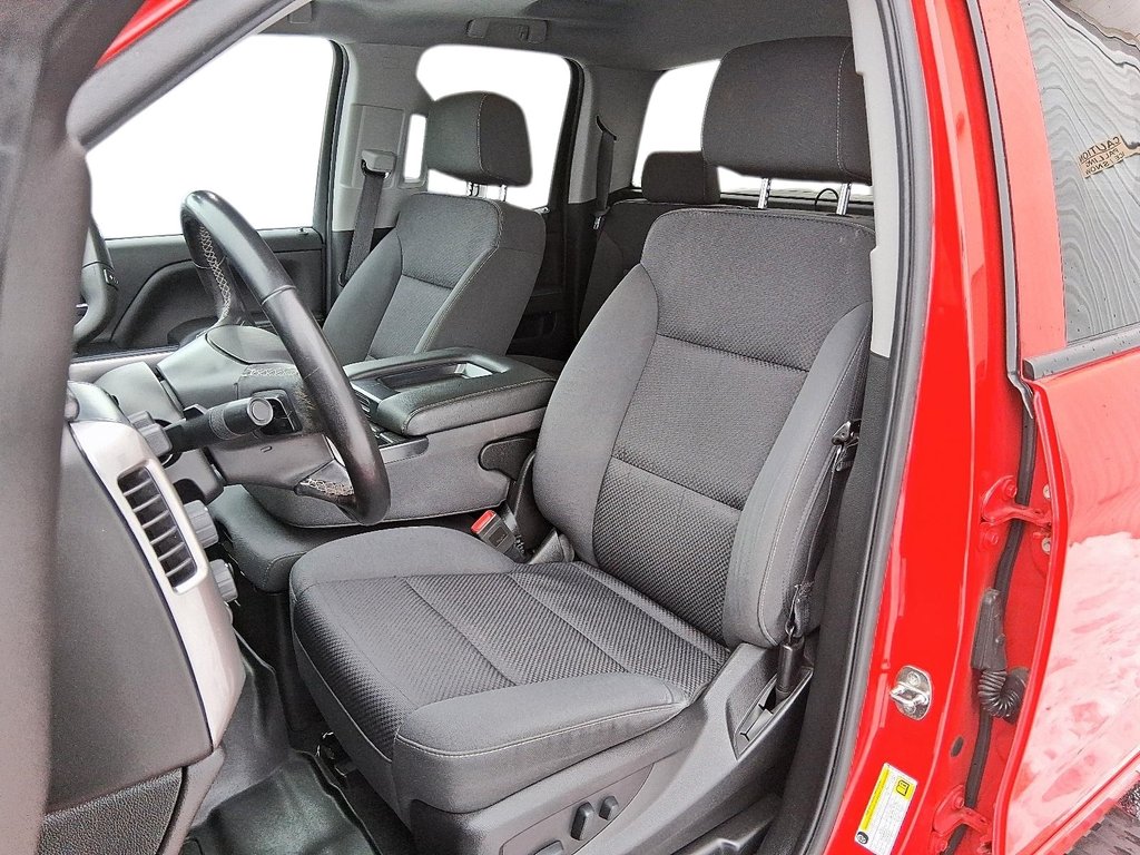 2019 Chevrolet Silverado 1500 Double 4x4 LT / Standard Box in Stratford, Ontario - 7 - w1024h768px