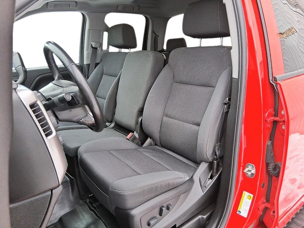 2019 Chevrolet Silverado 1500 Double 4x4 LT / Standard Box in Stratford, Ontario - 8 - w1024h768px