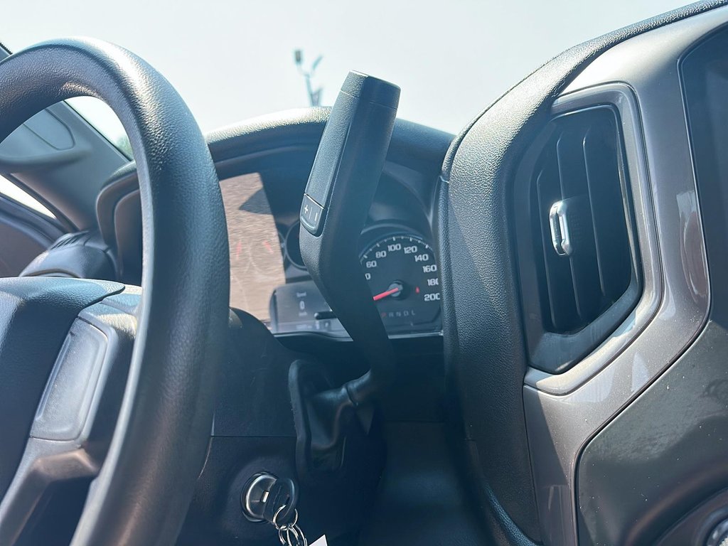 2021 Chevrolet Silverado 1500 Regular Cab 4x2 WT / Long Box in Stratford, Ontario - 14 - w1024h768px