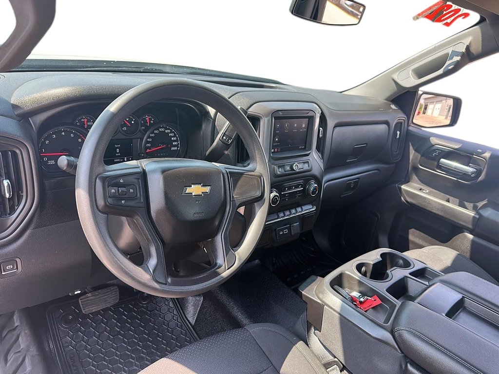 2021 Chevrolet Silverado 1500 Regular Cab 4x2 WT / Long Box in Stratford, Ontario - 9 - w1024h768px