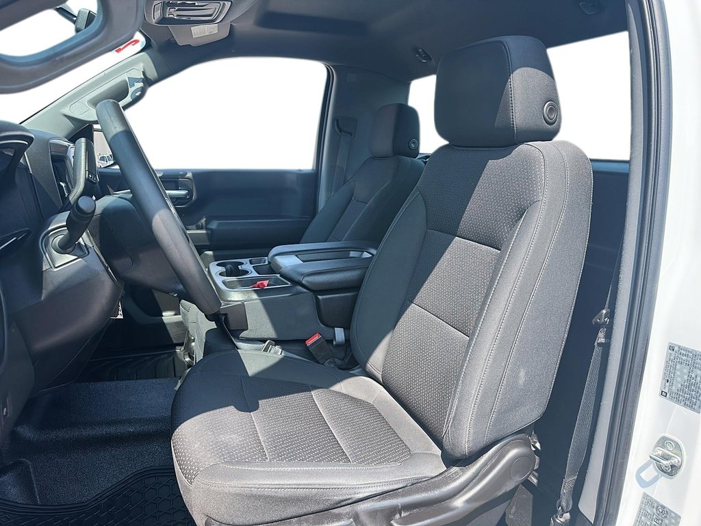 2021 Chevrolet Silverado 1500 Regular Cab 4x2 WT / Long Box in Stratford, Ontario - 8 - w1024h768px