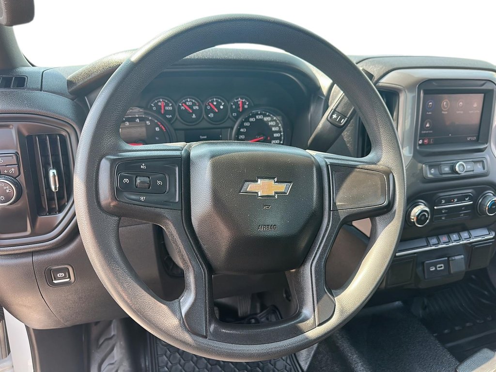 2021 Chevrolet Silverado 1500 Regular Cab 4x2 WT / Long Box in Stratford, Ontario - 11 - w1024h768px