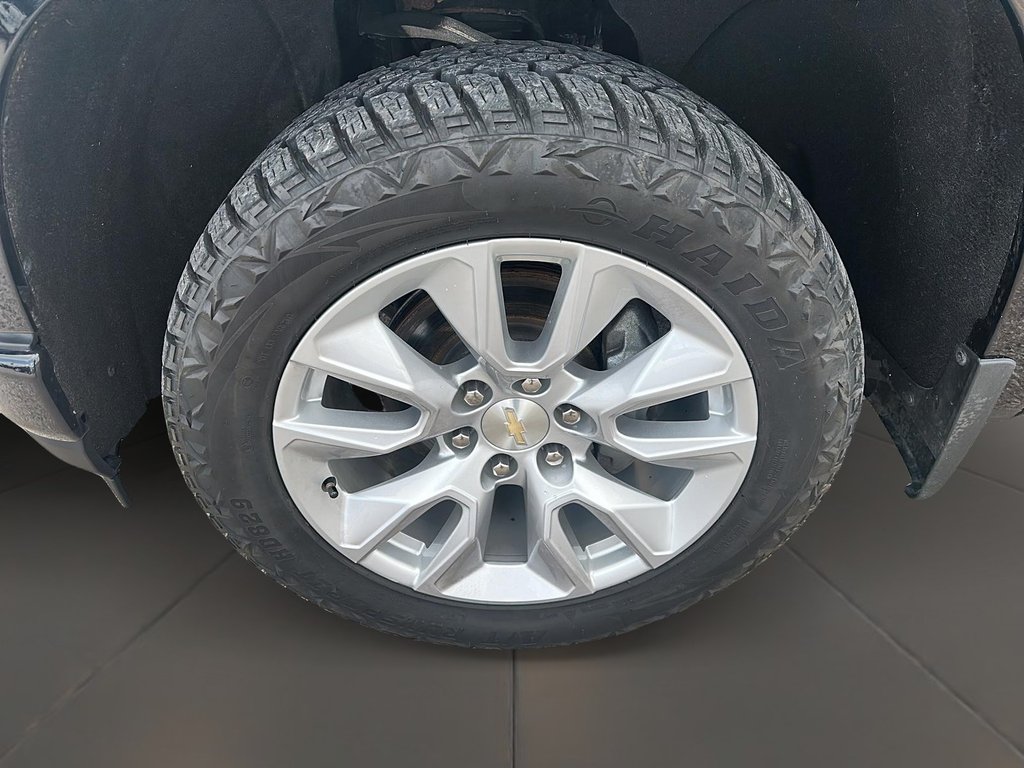 2021 Chevrolet Silverado 1500 Crew Cab 4x4 Custom / Standard Box in Stratford, Ontario - 6 - w1024h768px