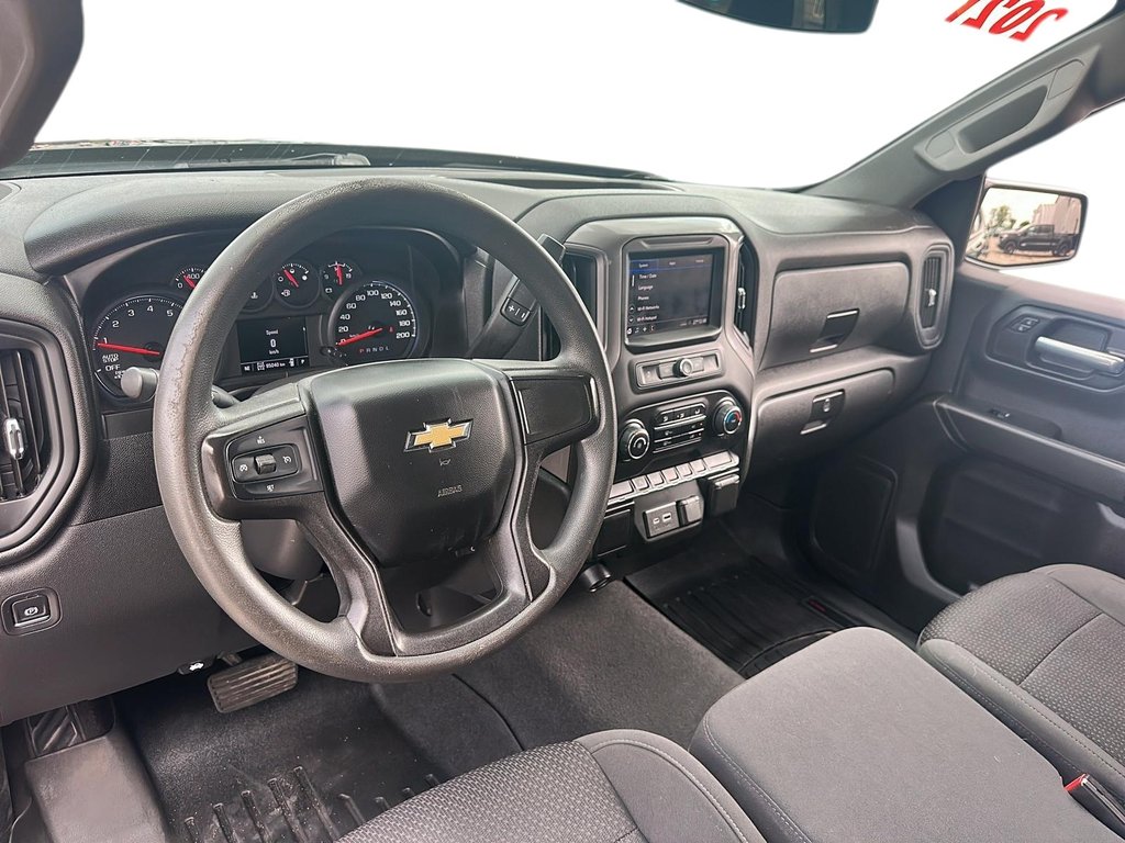 2021 Chevrolet Silverado 1500 Crew Cab 4x4 Custom / Standard Box in Stratford, Ontario - 8 - w1024h768px