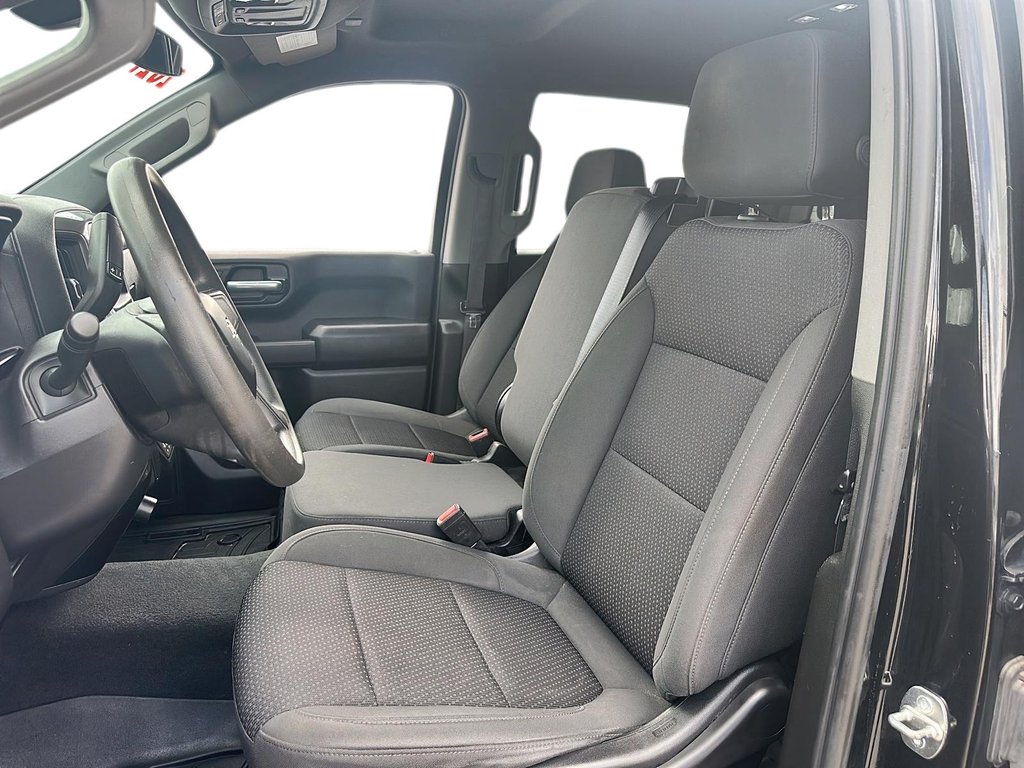 2021 Chevrolet Silverado 1500 Crew Cab 4x4 Custom / Standard Box in Stratford, Ontario - 7 - w1024h768px