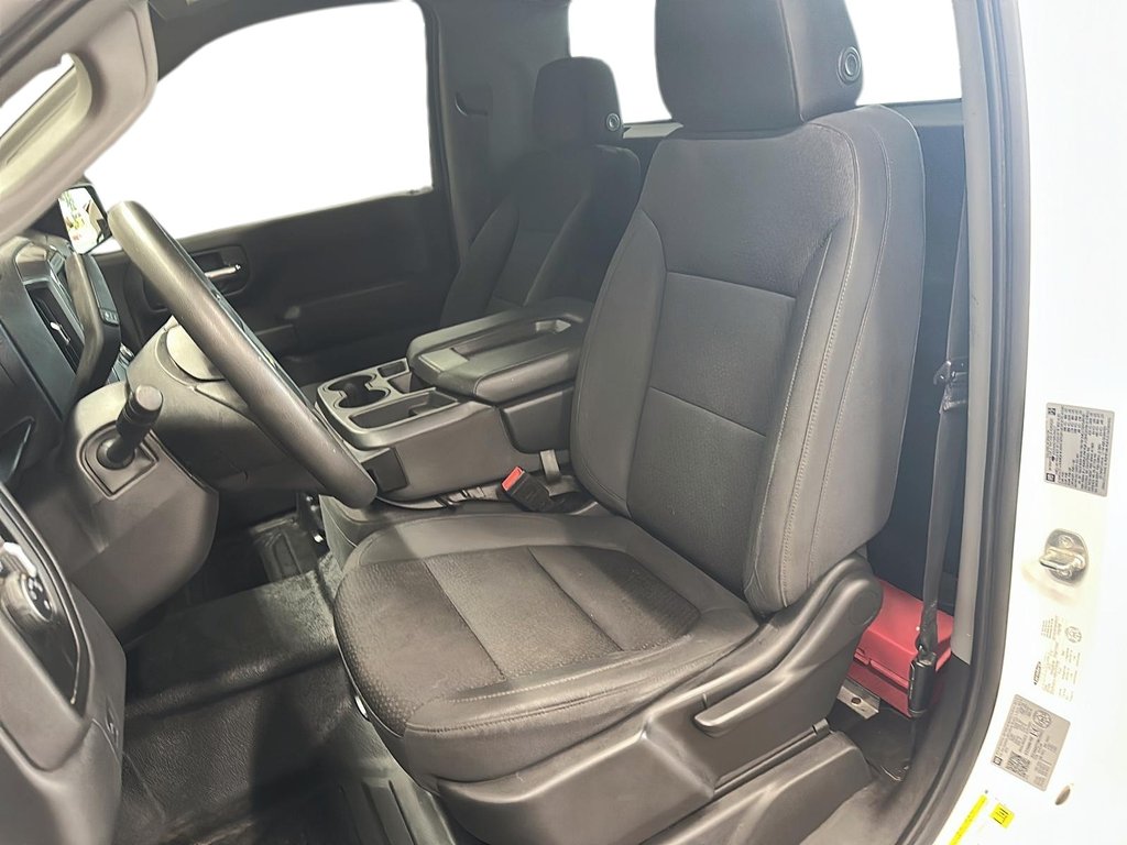 2021 Chevrolet Silverado 1500 Regular Cab 4x2 WT / Long Box in Stratford, Ontario - 7 - w1024h768px