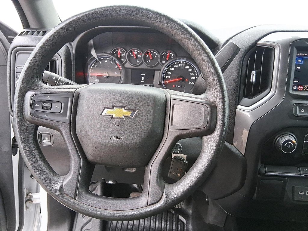 2021 Chevrolet Silverado 1500 Double Cab 4x2 WT / Standard Box in Stratford, Ontario - 11 - w1024h768px