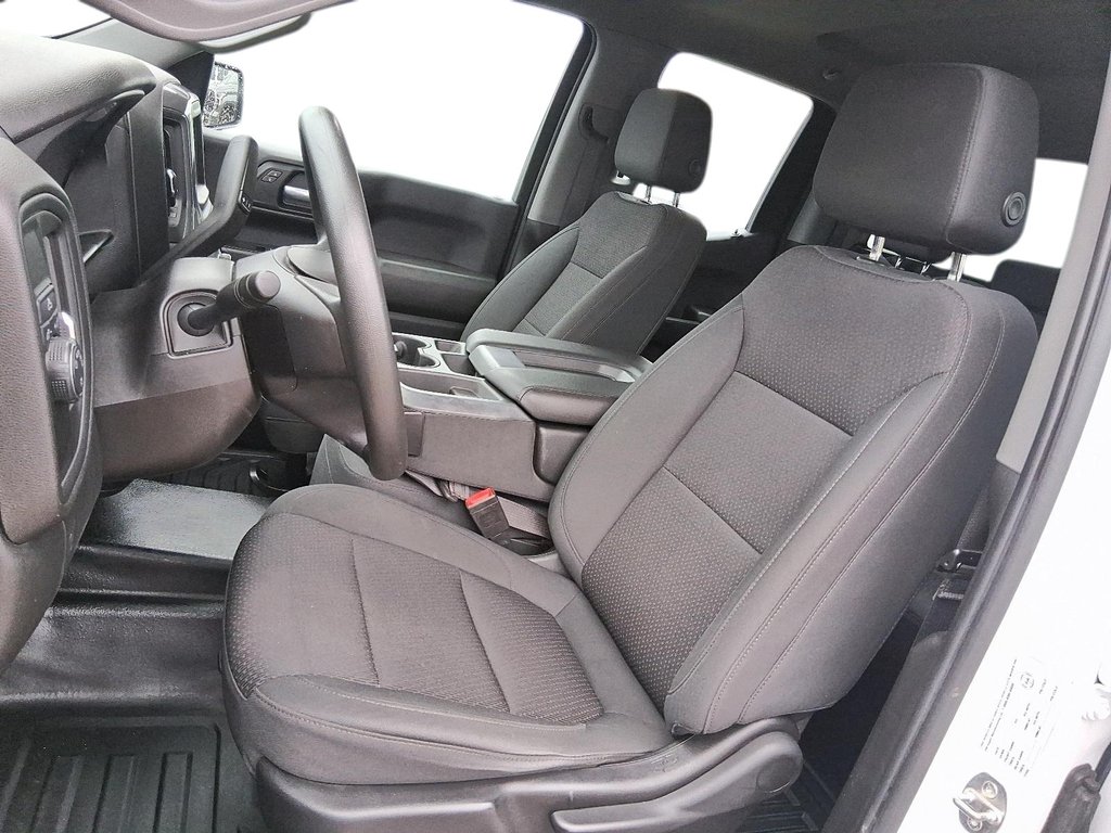 2021 Chevrolet Silverado 1500 Double Cab 4x2 WT / Standard Box in Stratford, Ontario - 7 - w1024h768px