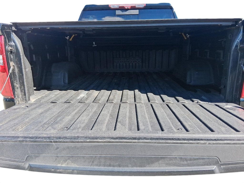 2021 Chevrolet Silverado 1500 Crew Cab 4x4 High Country / Standard Box in Stratford, Ontario - 18 - w1024h768px