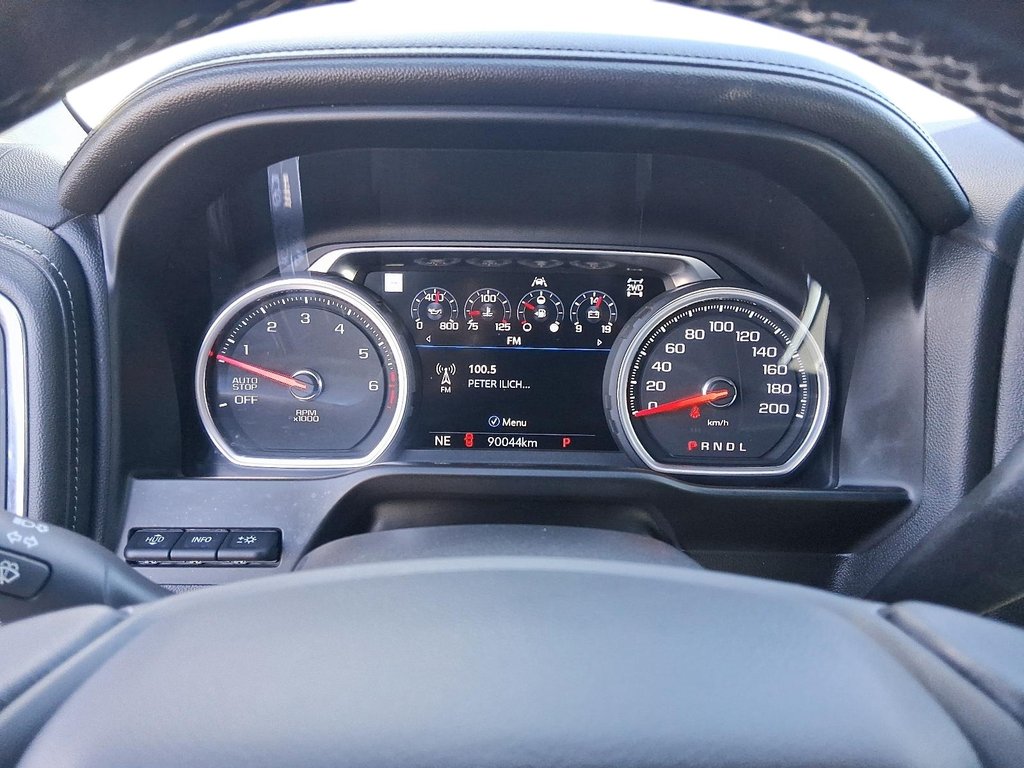 2021 Chevrolet Silverado 1500 Crew Cab 4x4 High Country / Standard Box in Stratford, Ontario - 14 - w1024h768px