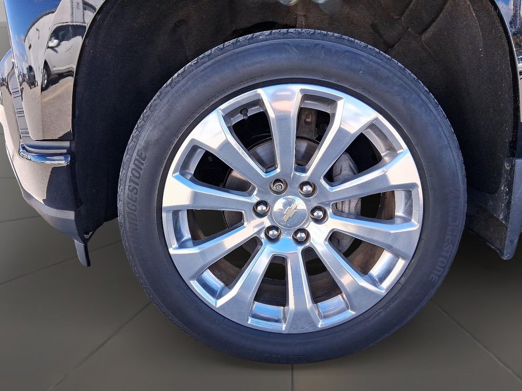 2021 Chevrolet Silverado 1500 Crew Cab 4x4 High Country / Standard Box in Stratford, Ontario - 7 - w1024h768px