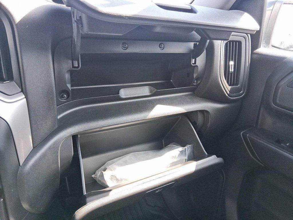 2021 Chevrolet Silverado 1500 Double Cab 4x4 WT / Standard Box in Stratford, Ontario - 16 - w1024h768px