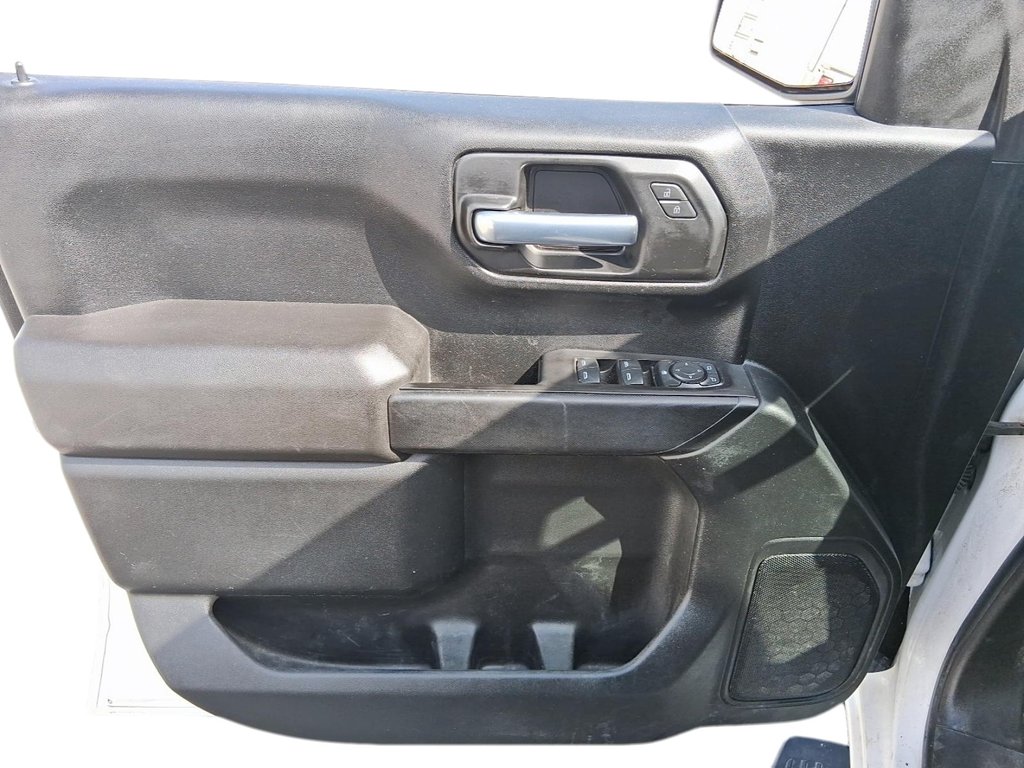 2021 Chevrolet Silverado 1500 Double Cab 4x4 WT / Standard Box in Stratford, Ontario - 11 - w1024h768px