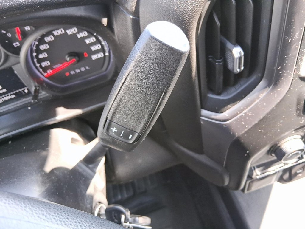 2021 Chevrolet Silverado 1500 Double Cab 4x4 WT / Standard Box in Stratford, Ontario - 17 - w1024h768px