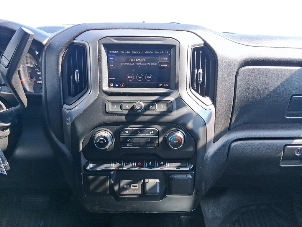 2021 Chevrolet Silverado 1500 Double Cab 4x4 WT / Standard Box in Stratford, Ontario - 15 - w1024h768px
