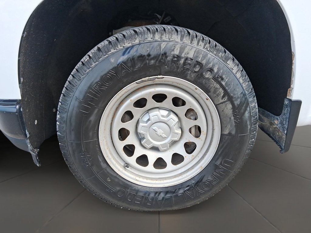 2021 Chevrolet Silverado 1500 Double Cab 4x4 Custom / Standard Box in Stratford, Ontario - 6 - w1024h768px