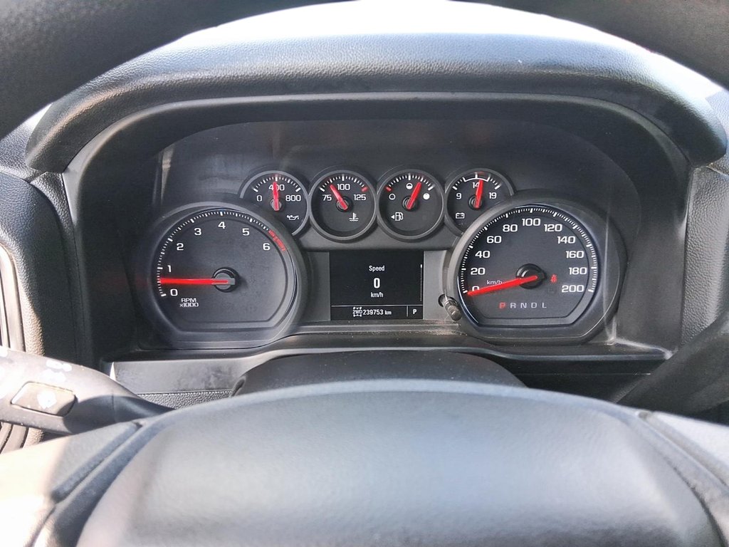2021 Chevrolet Silverado 1500 Double Cab 4x4 Custom / Standard Box in Stratford, Ontario - 14 - w1024h768px